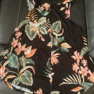 Old navy black tropical print tank.